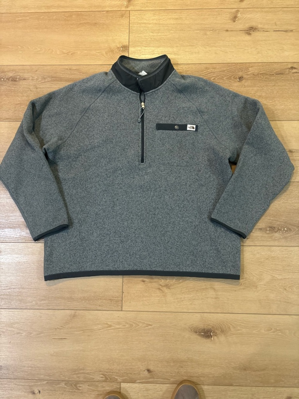 The North Face Men’s Gray Quarter-Zip Pullover 2XL